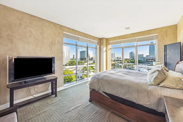 $1,075,000 | 1000 Uptown Park Boulevard, Unit 93, Houston, TX 77056