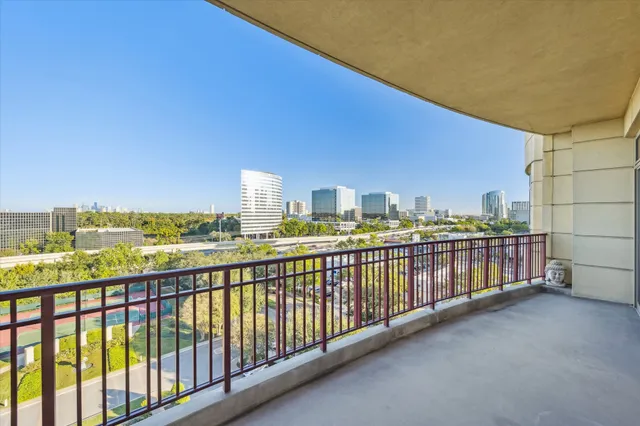 $1,075,000 | 1000 Uptown Park Boulevard, Unit 93, Houston, TX 77056