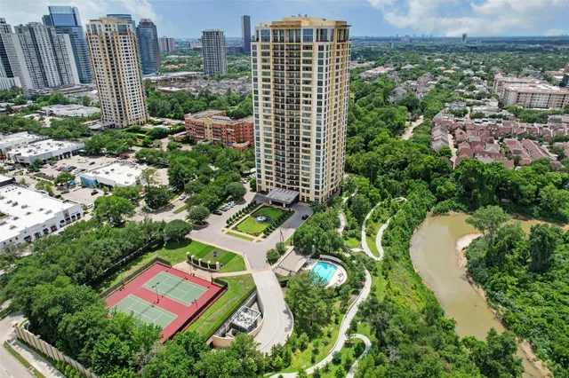 $1,075,000 | 1000 Uptown Park Boulevard, Unit 93, Houston, TX 77056