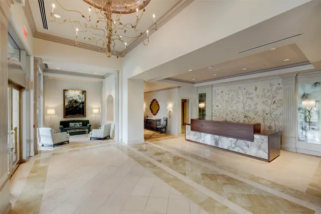 $1,075,000 | 1000 Uptown Park Boulevard, Unit 93, Houston, TX 77056