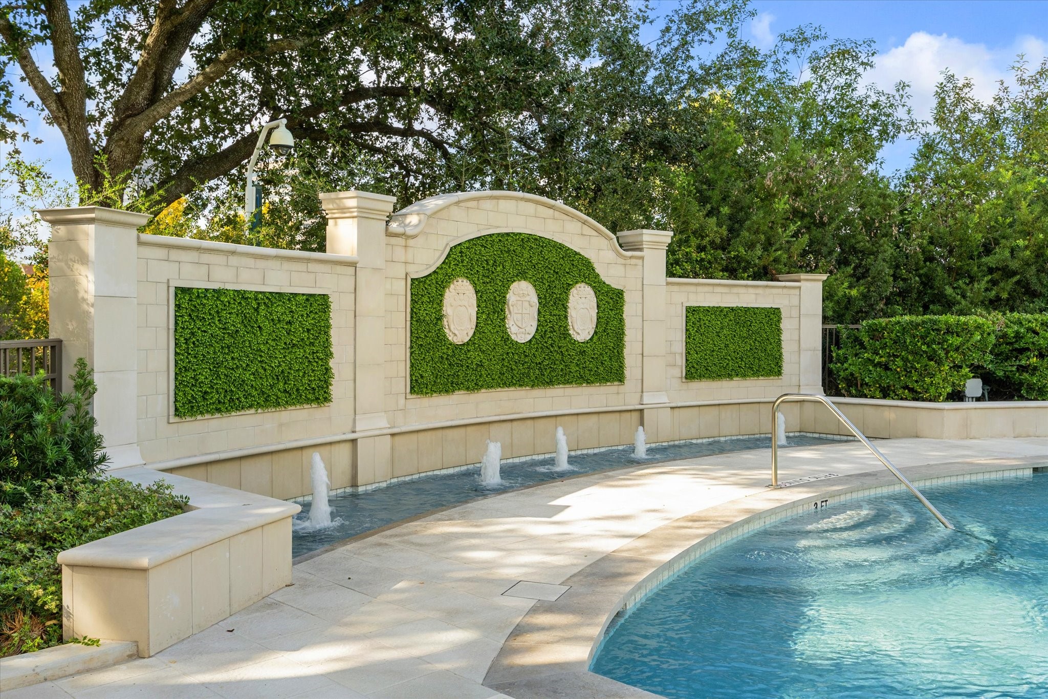 1000 Uptown Park Boulevard, Unit 93 Houston, TX 77056 - Photo 30 of 37 a view of a back yard