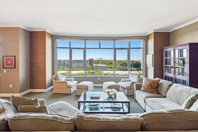 $1,075,000 | 1000 Uptown Park Boulevard, Unit 93, Houston, TX 77056