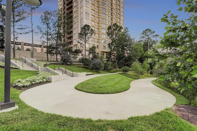 $1,075,000 | 1000 Uptown Park Boulevard, Unit 93, Houston, TX 77056