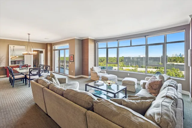 $1,075,000 | 1000 Uptown Park Boulevard, Unit 93, Houston, TX 77056