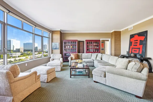 $1,075,000 | 1000 Uptown Park Boulevard, Unit 93, Houston, TX 77056