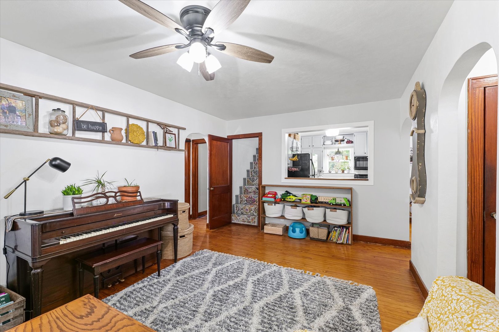 319 West Bond Street Monticello, IL 61856 - Photo 9 of 34 a bedroom with filled bed and a window