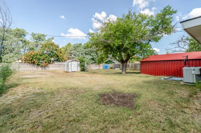 a house view with a outdoor space