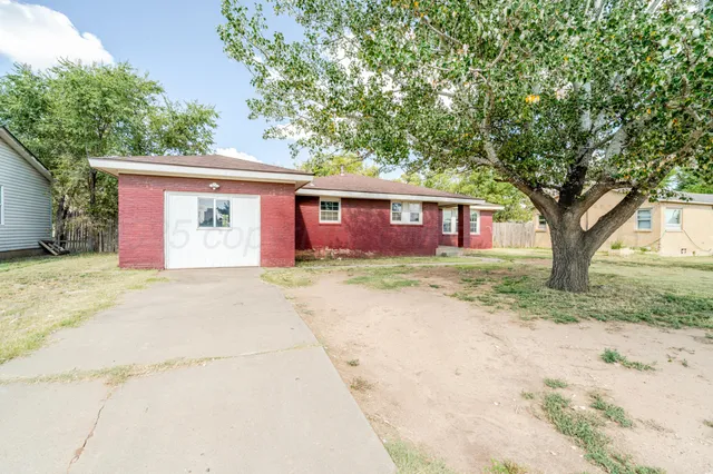 $159,990 | 109 Avenue K, Hereford, TX 79045