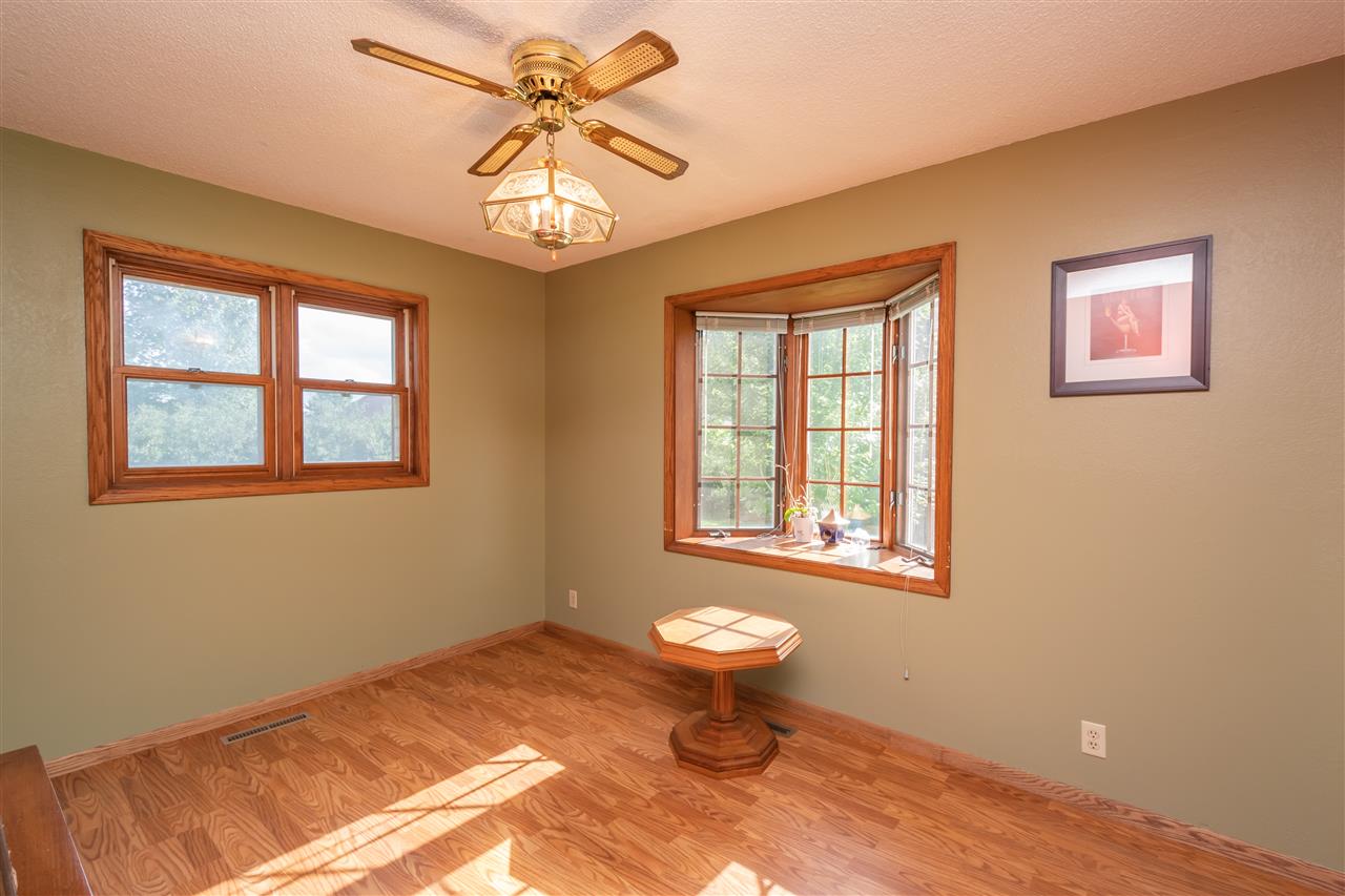 5 Sally Rae Avenue Robins, IA 52328 - Photo 9 of 23 Gallery Image 9