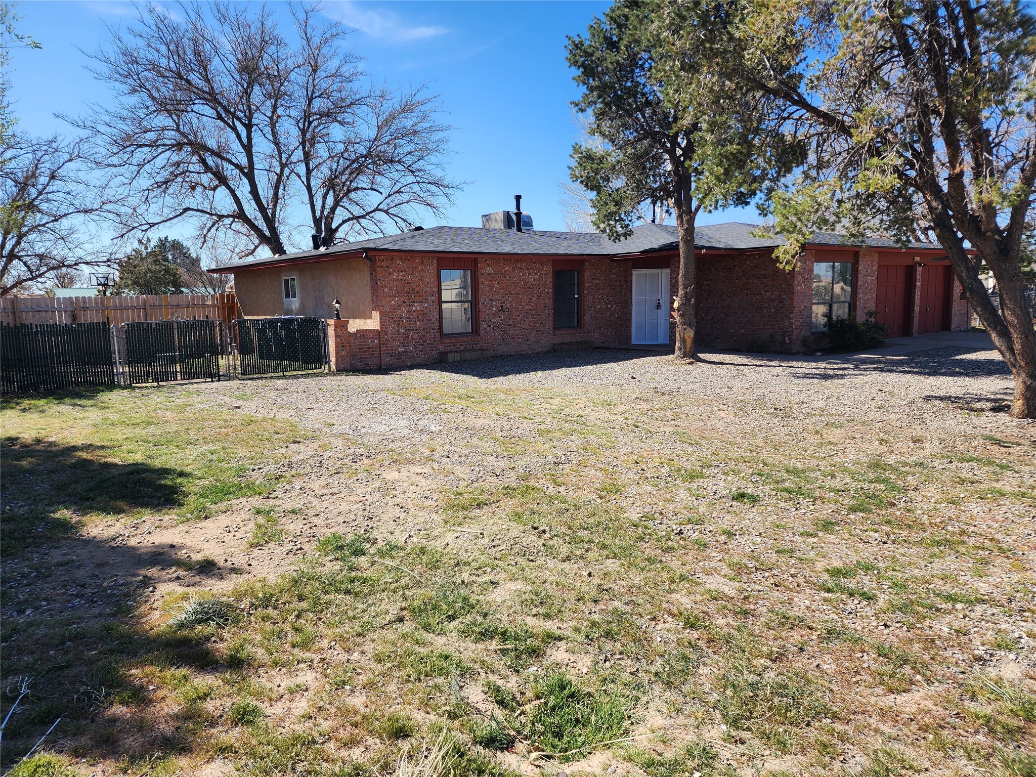 405 Godfrey Avenue Rio Communities, NM 87002 - Photo 2 of 38 Front View