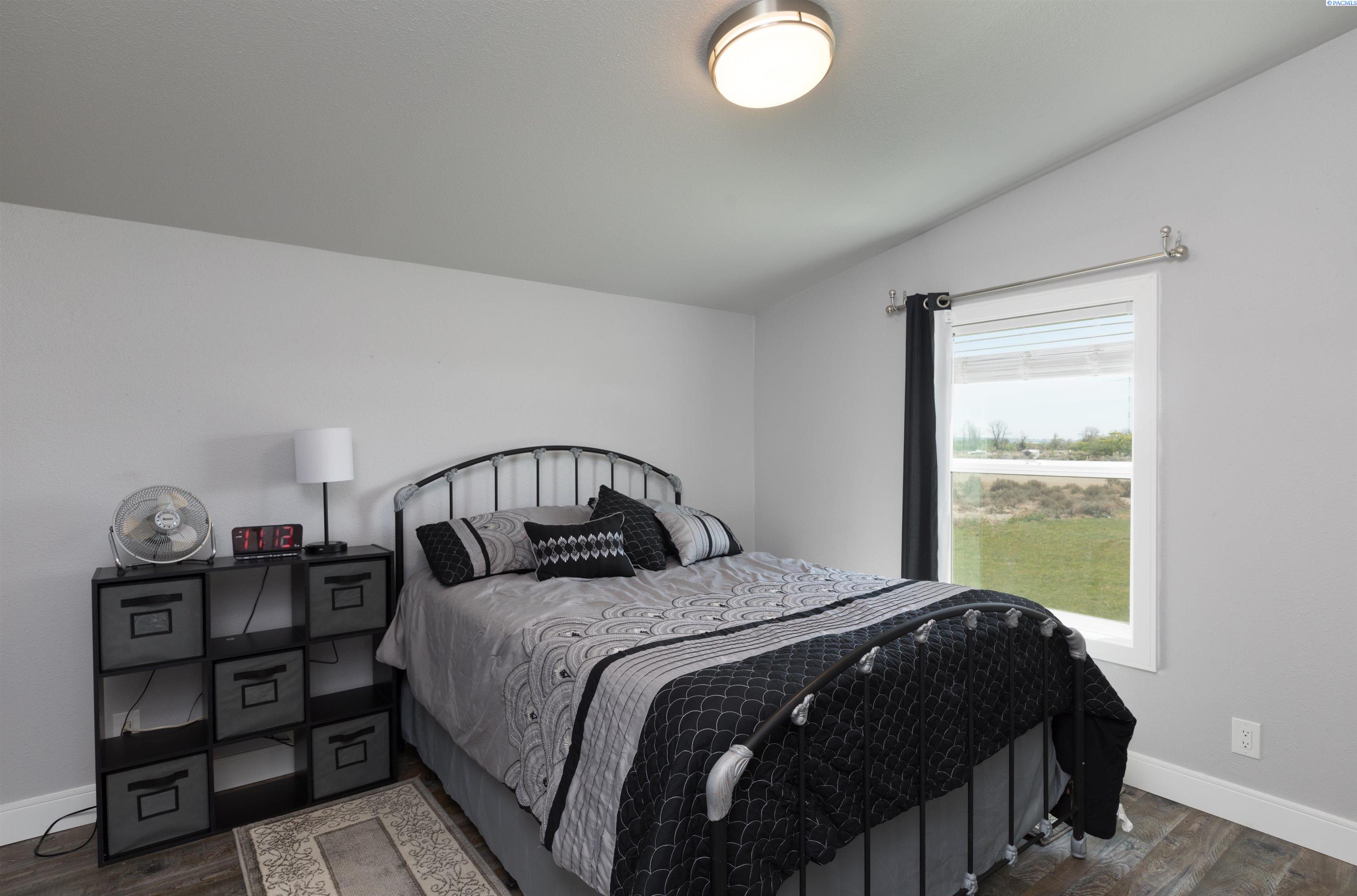 23712 East Ruppert Road Benton City, WA 99320 - Photo 13 of 24 Gallery Image 13