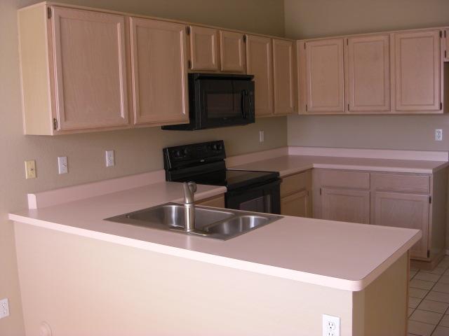 4159 East Cassia Way Phoenix, AZ 85044 - Photo 5 of 9 KITCHEN
