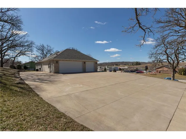 $725,000 | 340 Main Street North, Chatfield, MN 55923