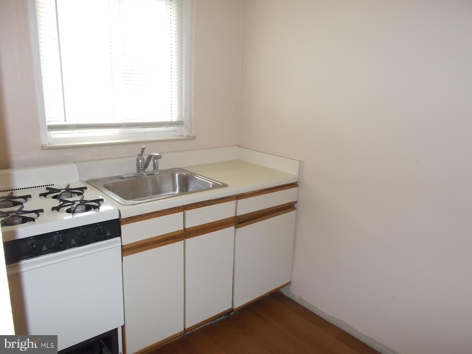 254 Springton Road Upper Darby, PA 19082 - Photo 4 of 8 Kitchen