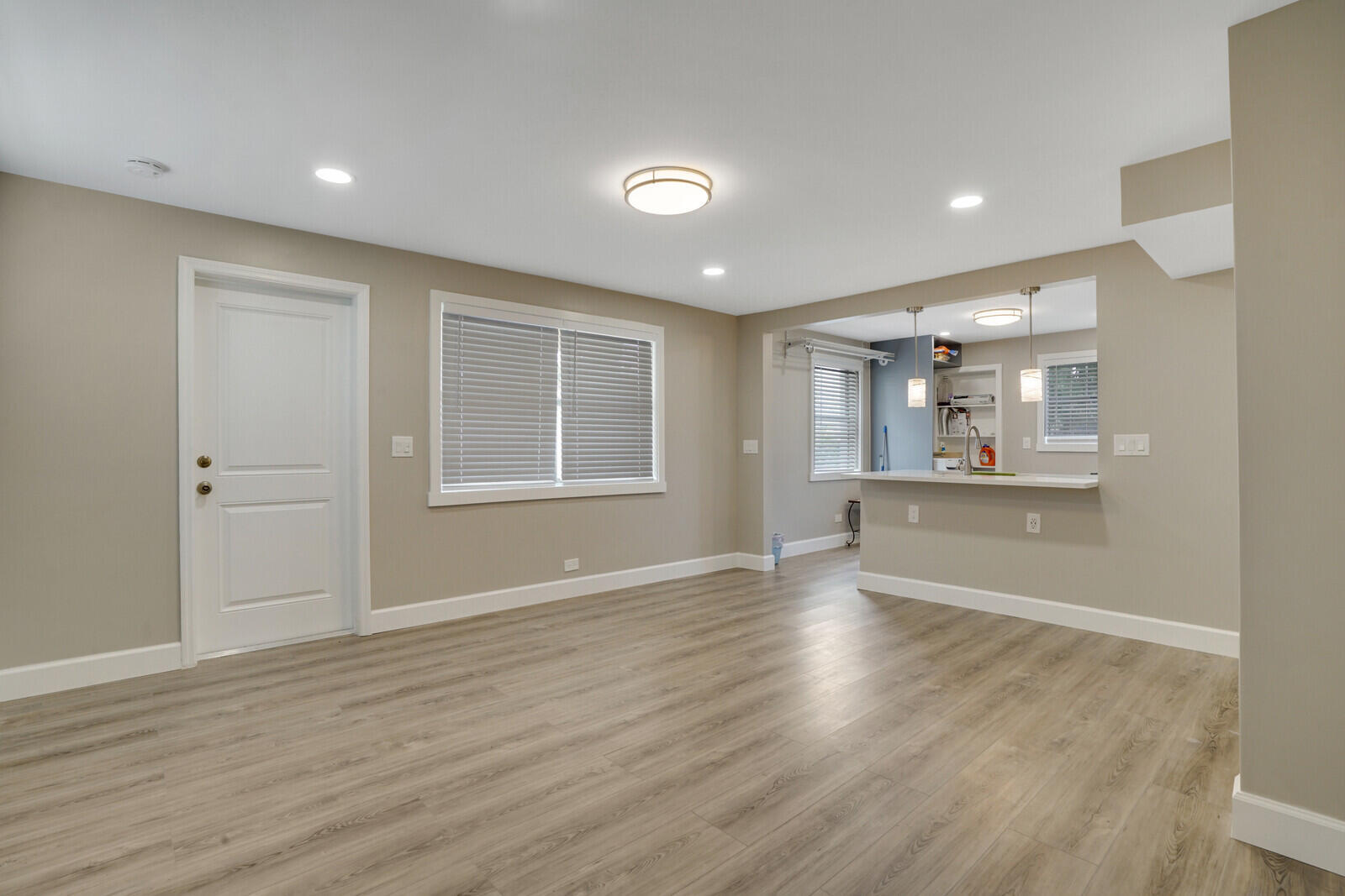 1225 West 10th Street, Unit APARTMENT B Riviera Beach, FL 33404 - Photo 4 of 13 20240801044245816623000000-o