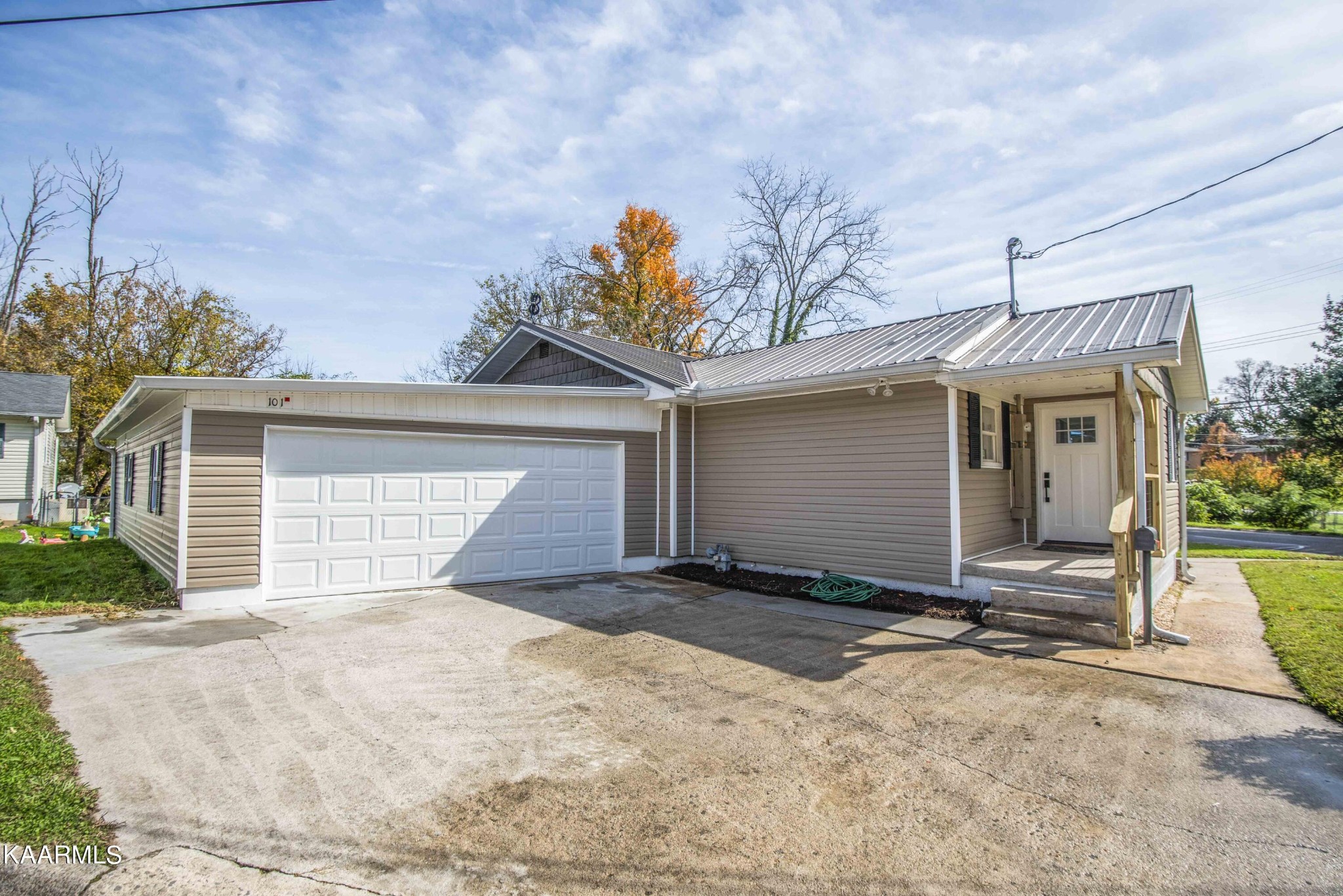 101 East Passmore Lane Oak Ridge, TN 37830 - Photo 3 of 34 Gallery Image 3