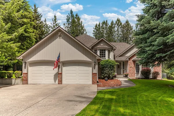 $725,000 | 9412 North Oakland Court, Newman Lake, WA 99025