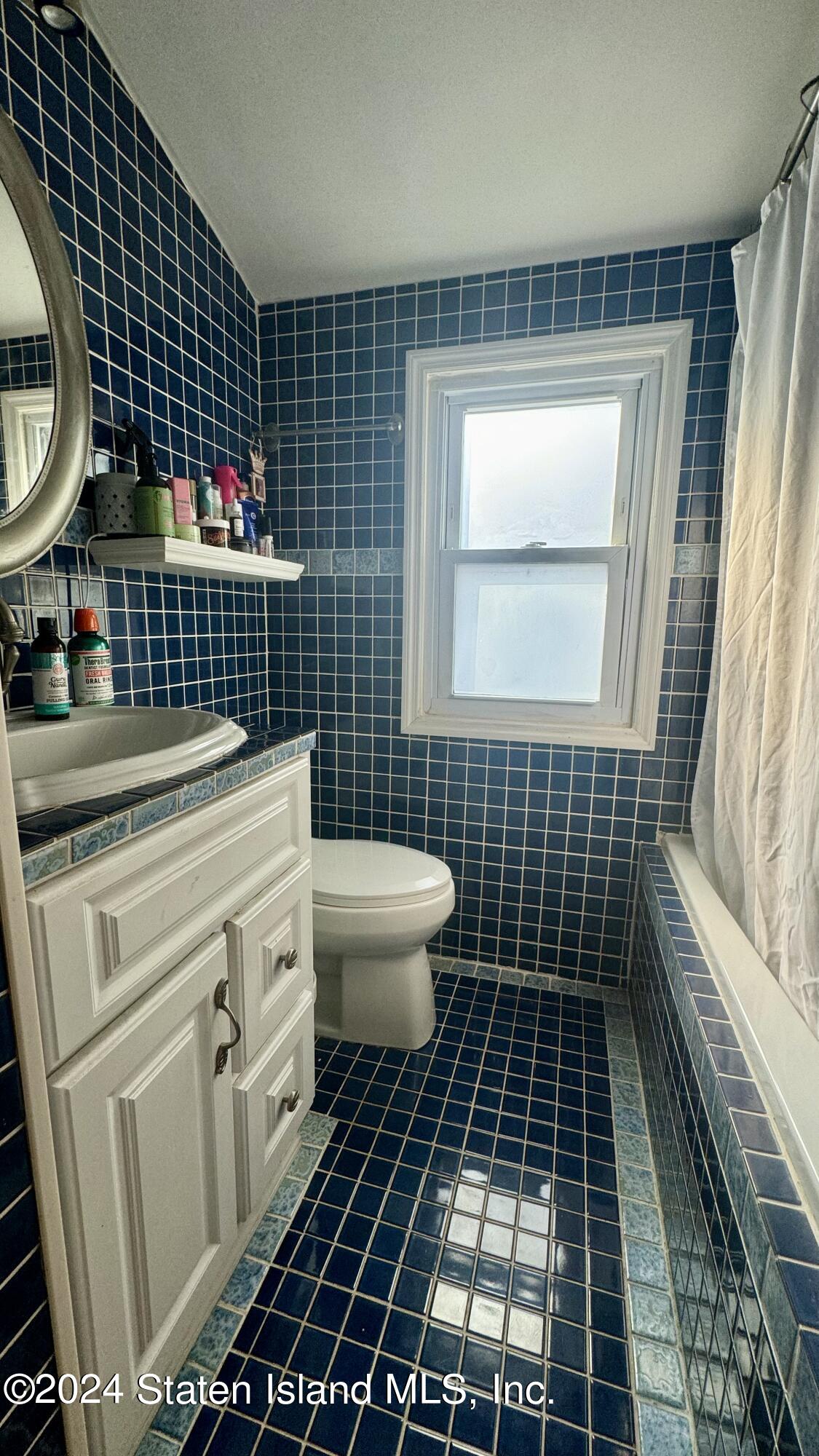 215 Beach Road Staten Island, NY 10312 - Photo 18 of 42 Top floor bath
