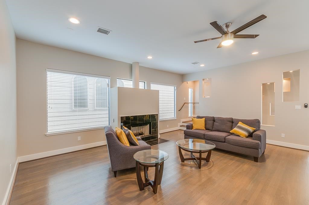 650 Birdsall Street Houston, TX 77007 - Photo 12 of 29 Gas fireplace