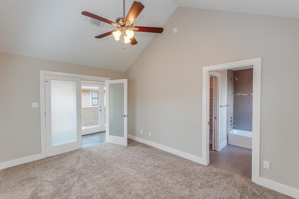 650 Birdsall Street Houston, TX 77007 - Photo 20 of 29 Bedroom 2 has frosted double glass doors