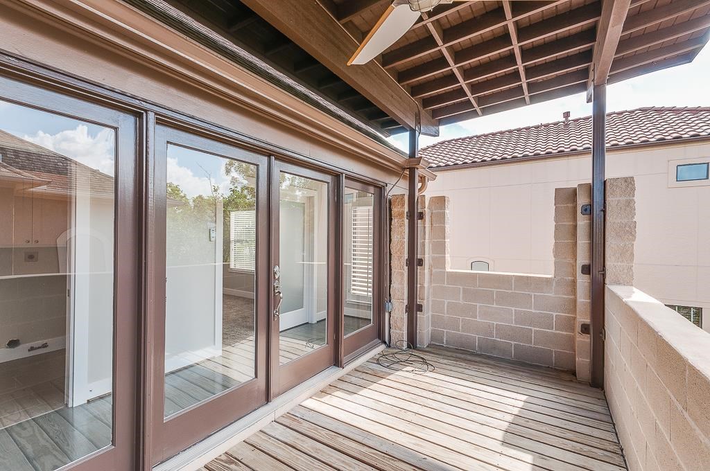 650 Birdsall Street Houston, TX 77007 - Photo 24 of 29 Double doors w/ lots of natural light