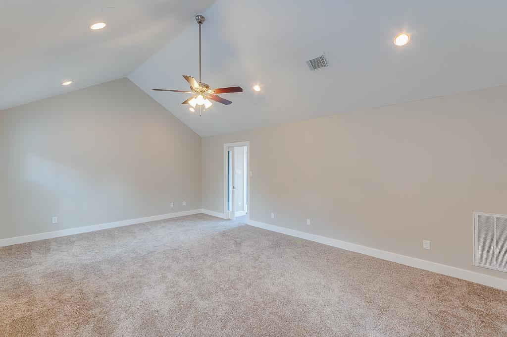 650 Birdsall Street Houston, TX 77007 - Photo 26 of 29 High ceilings and recessed lights