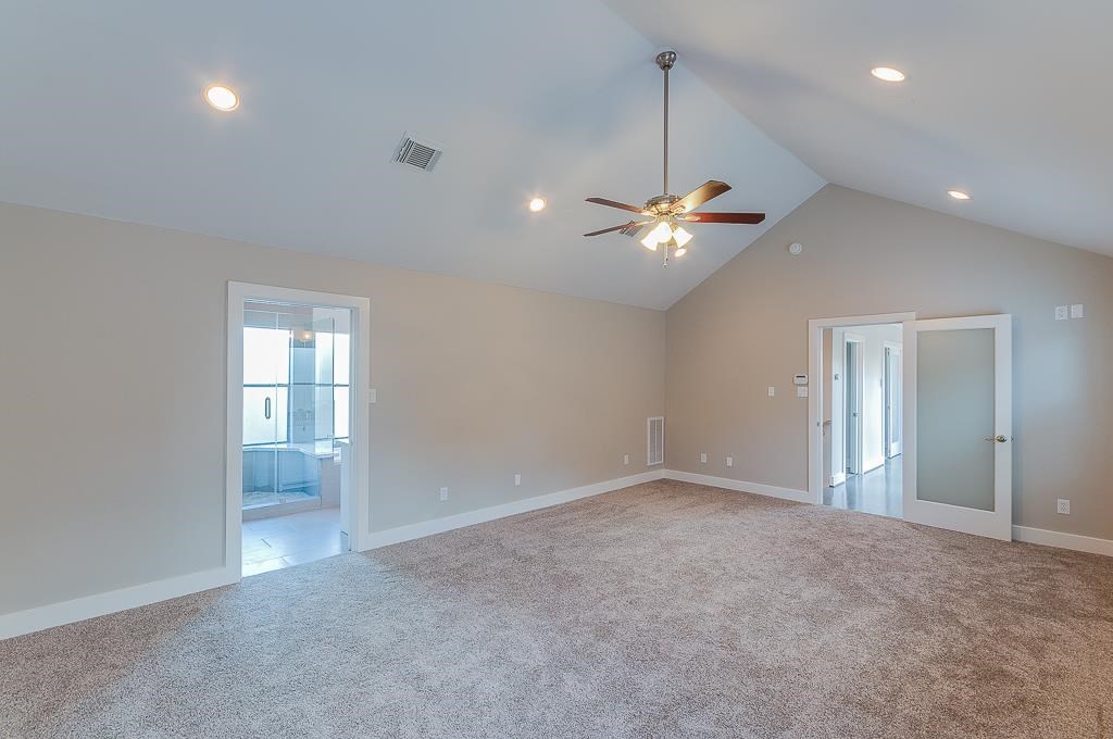 650 Birdsall Street Houston, TX 77007 - Photo 27 of 29 Another view of primary bedroom