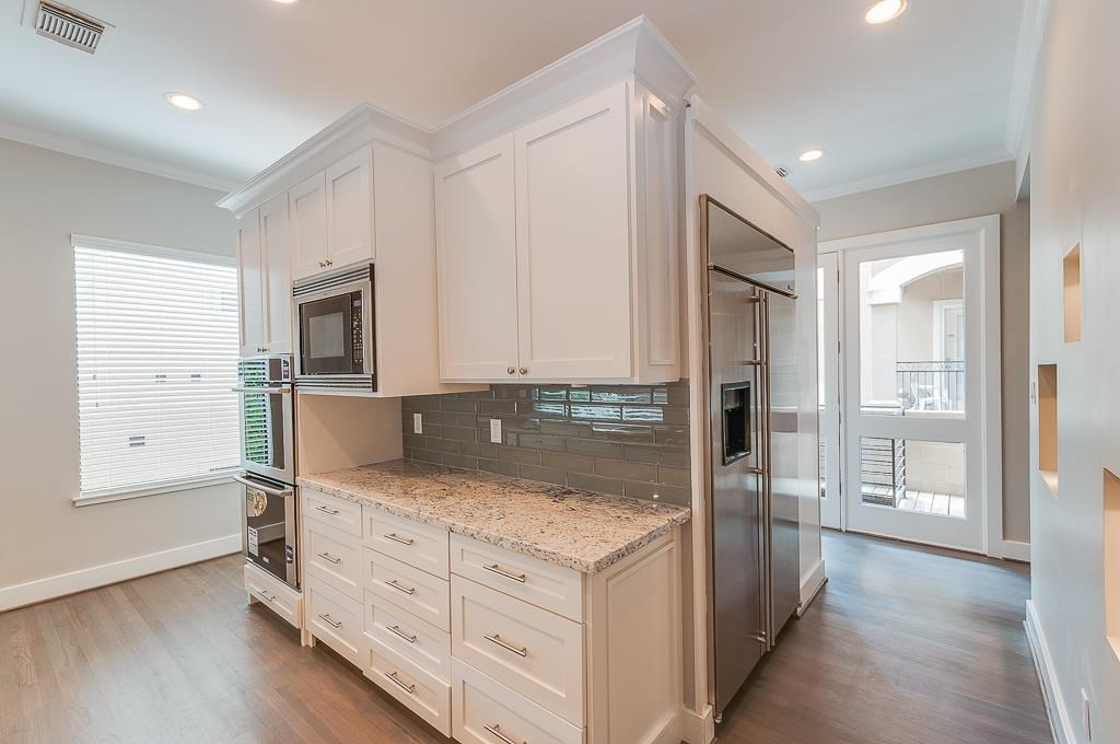 650 Birdsall Street Houston, TX 77007 - Photo 5 of 29 Stainless steel appliances