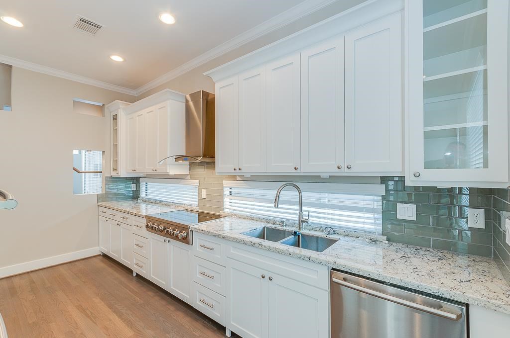 650 Birdsall Street Houston, TX 77007 - Photo 7 of 29 Chef's kitchen