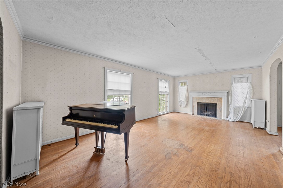 19264 North Sagamore Road Cleveland, OH 44126 - Photo 3 of 47