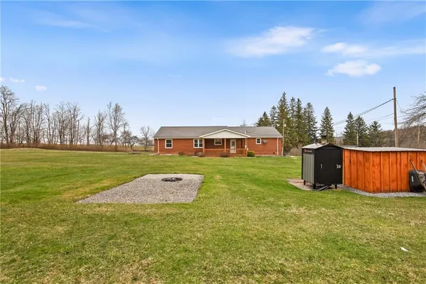 a view of a tennis court