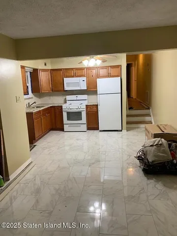 $1,185,000 | 9 Radford Street | New Springville