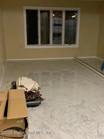 $1,185,000 | 9 Radford Street | New Springville