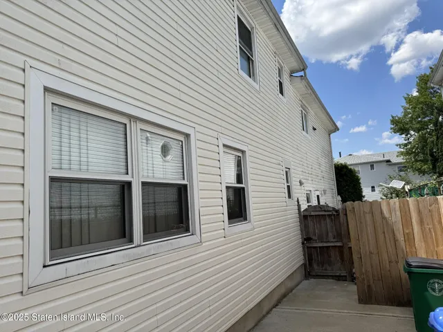 $1,185,000 | 9 Radford Street | New Springville