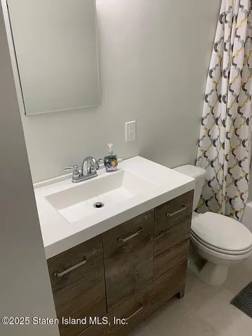 $1,185,000 | 9 Radford Street | New Springville