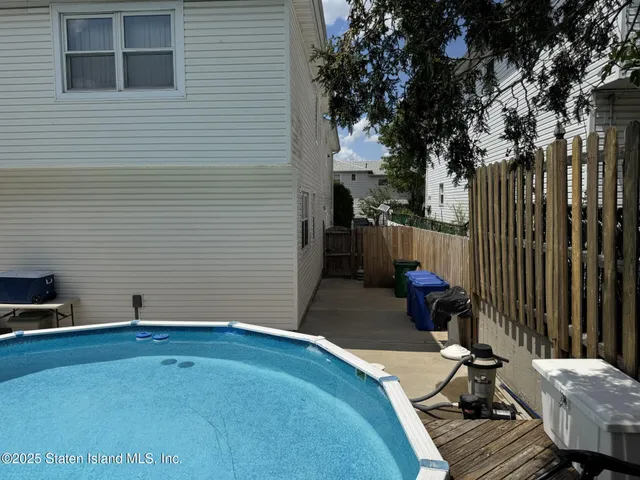 $1,185,000 | 9 Radford Street | New Springville