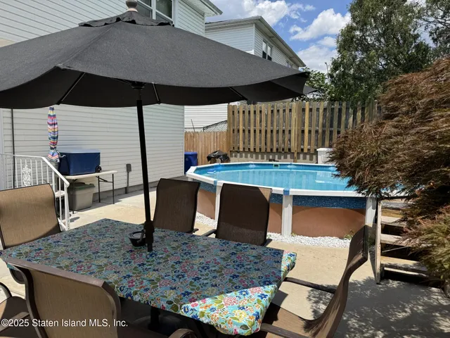 $1,185,000 | 9 Radford Street | New Springville