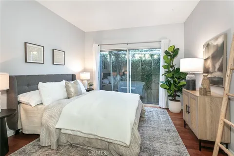$1,225,000 | 817 10th Street, Unit 104, Santa Monica, CA 90403