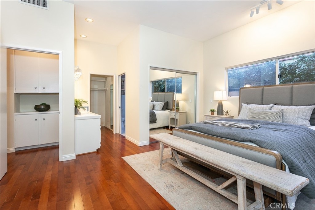 817 10th Street, Unit 104 Santa Monica, CA 90403 - Photo 21 of 31