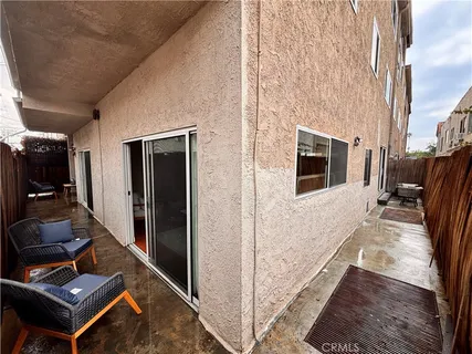 $1,225,000 | 817 10th Street, Unit 104, Santa Monica, CA 90403