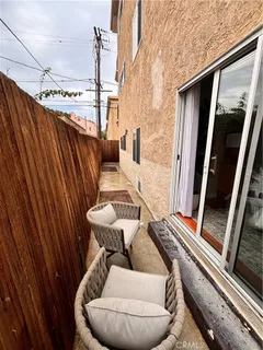 $1,225,000 | 817 10th Street, Unit 104, Santa Monica, CA 90403