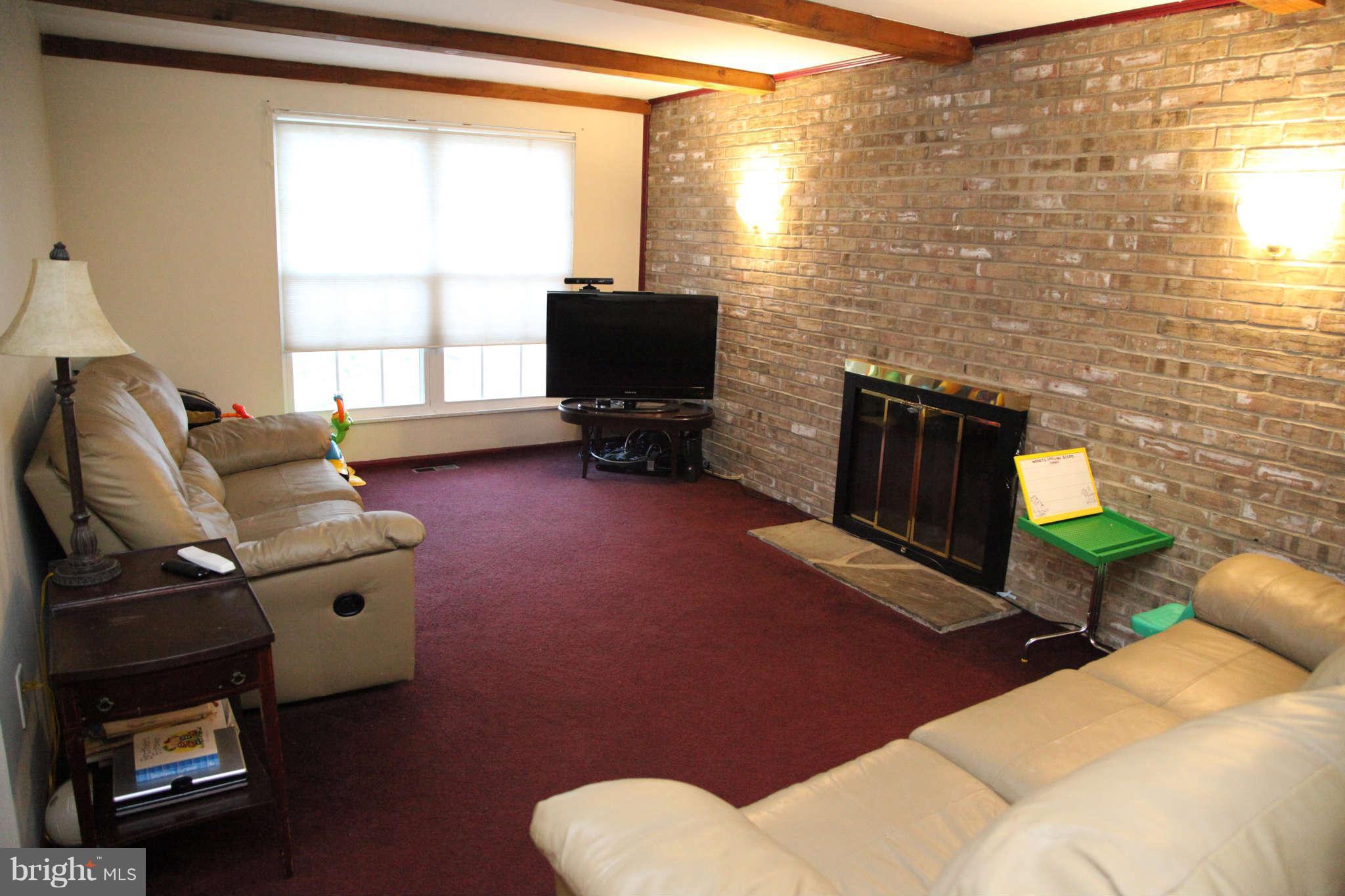 8614 Kiama Road Laurel, MD 20708 - Photo 4 of 30 Family Room