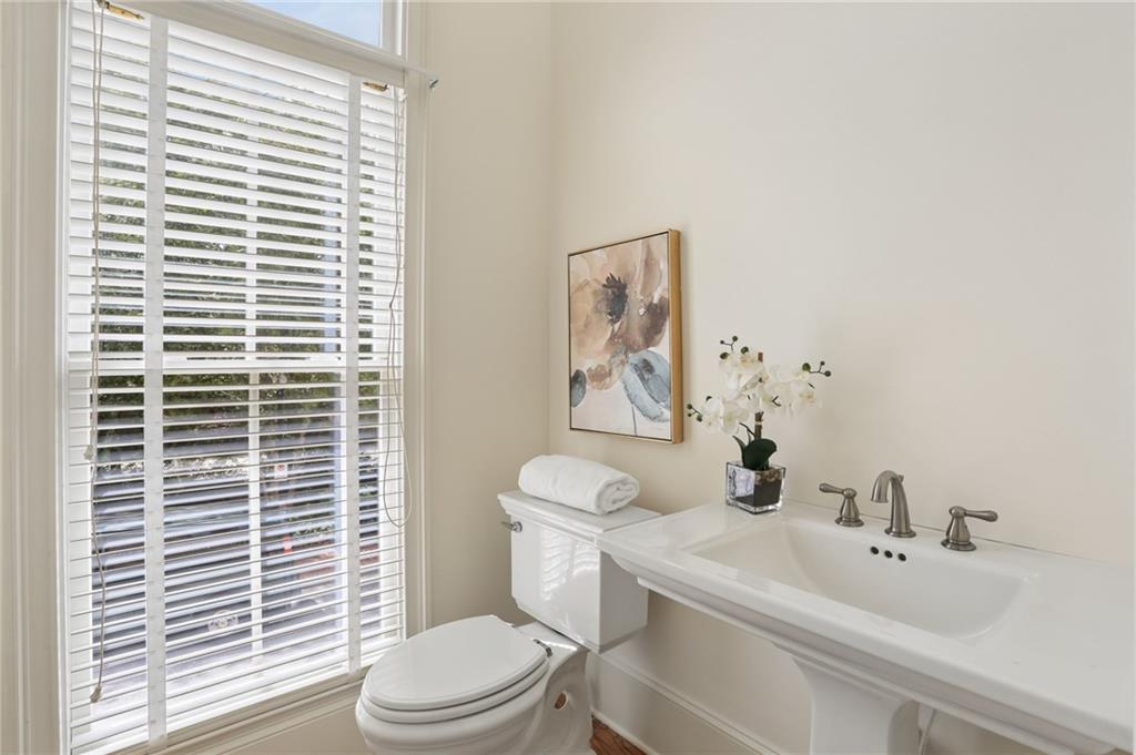 12 Candler Grove Drive Decatur, GA 30030 - Photo 8 of 30 Gallery Image 8