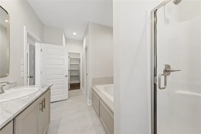 $299,000 | 3044 Southern Trace Dr Lake, Lake Charles, LA 70607