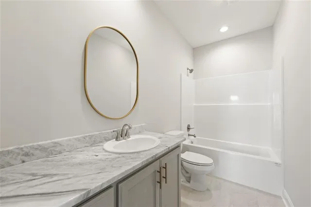 $299,000 | 3044 Southern Trace Dr Lake, Lake Charles, LA 70607