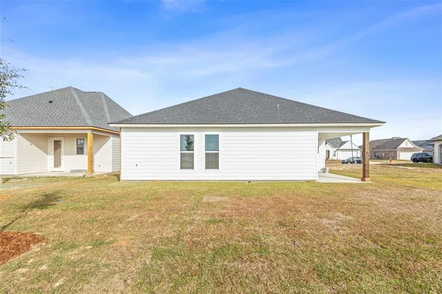 $299,000 | 3044 Southern Trace Dr Lake, Lake Charles, LA 70607