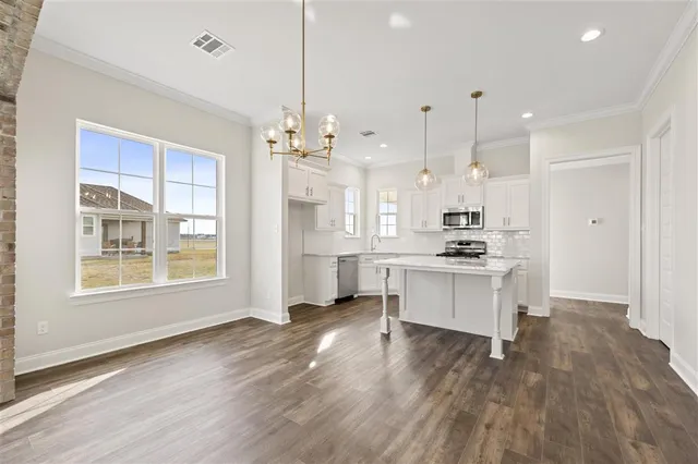 $299,000 | 3044 Southern Trace Dr Lake, Lake Charles, LA 70607