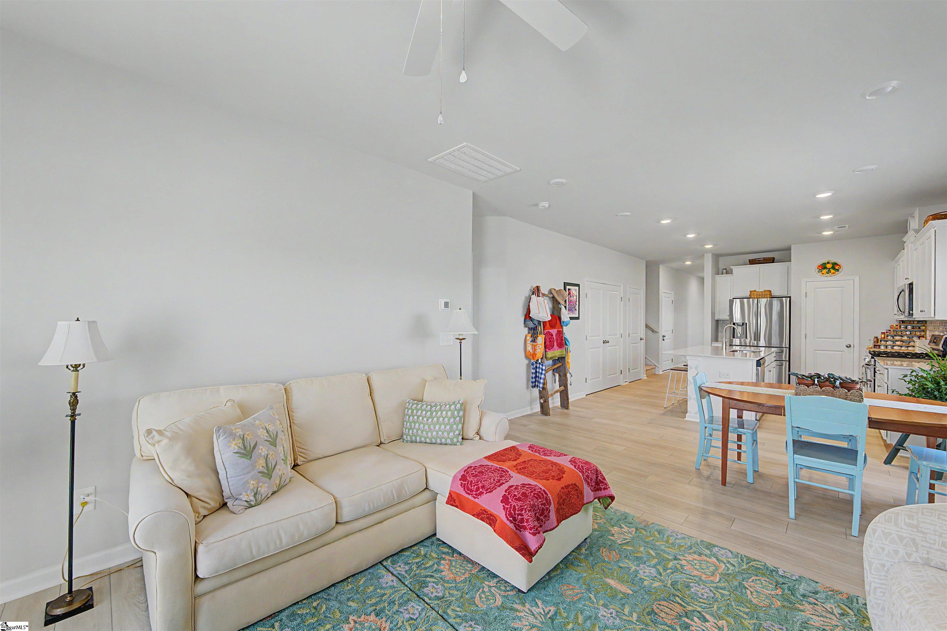 406 Batten Road Taylors, SC 29687 - Photo 10 of 36