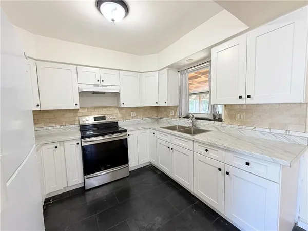 $2,450 | 309 Kerry Drive, Clearwater, FL 33765