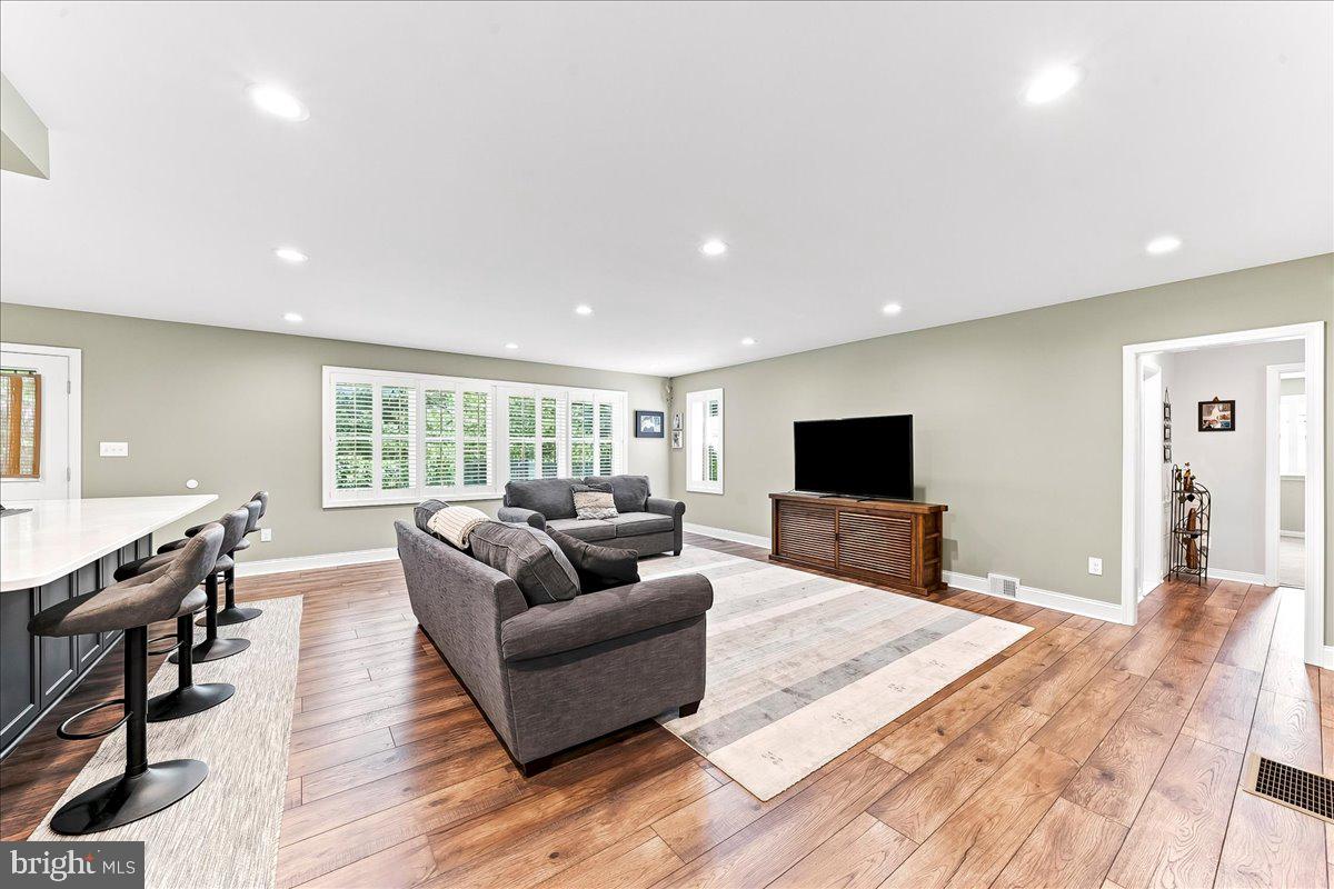 61 Duncan Lane Springfield, PA 19064 - Photo 16 of 42 Great Room